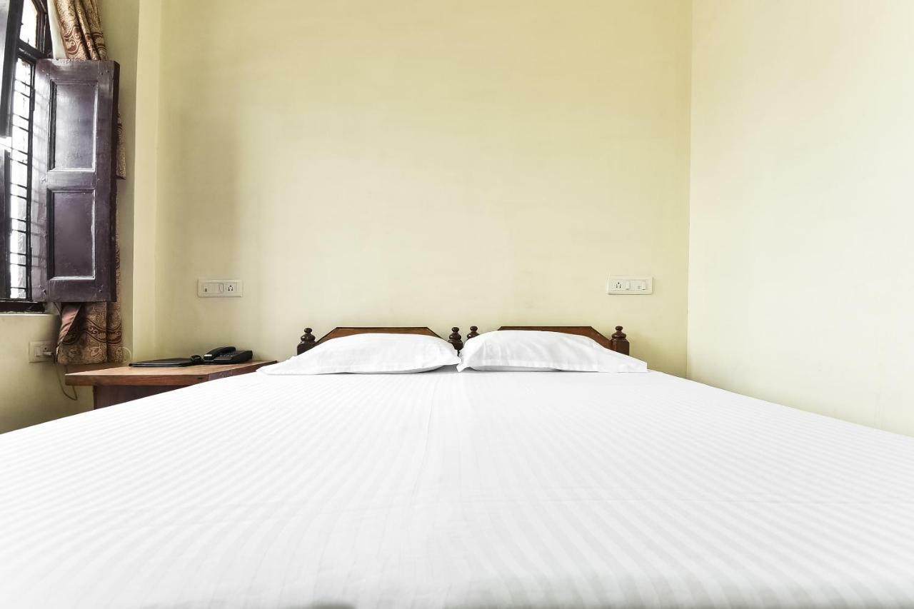 Hotel Lalit Palace Babina Екстер'єр фото