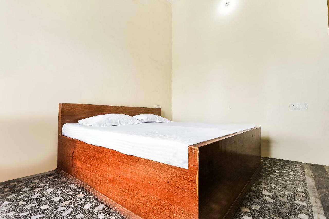 Hotel Lalit Palace Babina Екстер'єр фото