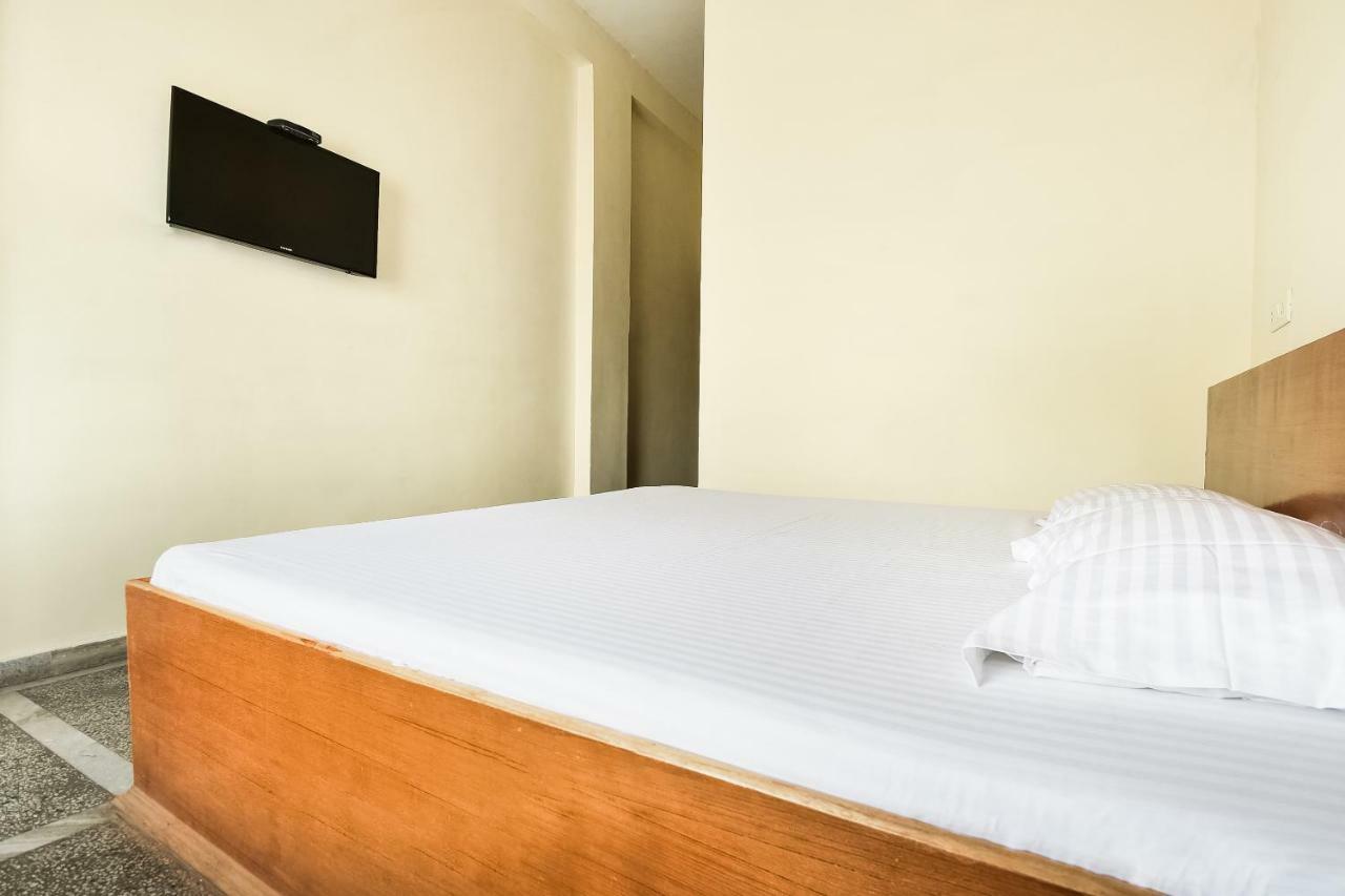Hotel Lalit Palace Babina Екстер'єр фото